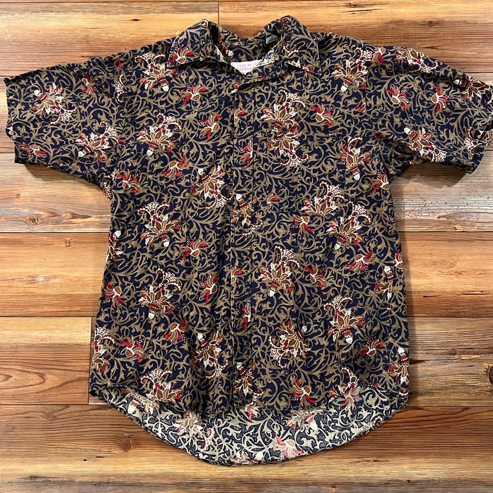 Vintage Van Heusen shirt sleeve button up Mens size mediums
